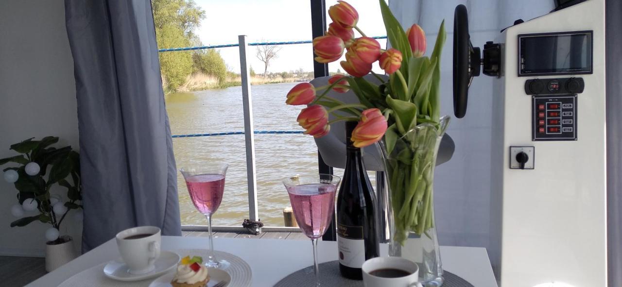 Houseboat Arka 1 - Domki Na Wodzie, Rower Wodny, Wifi, Parking Mielno  Exterior foto